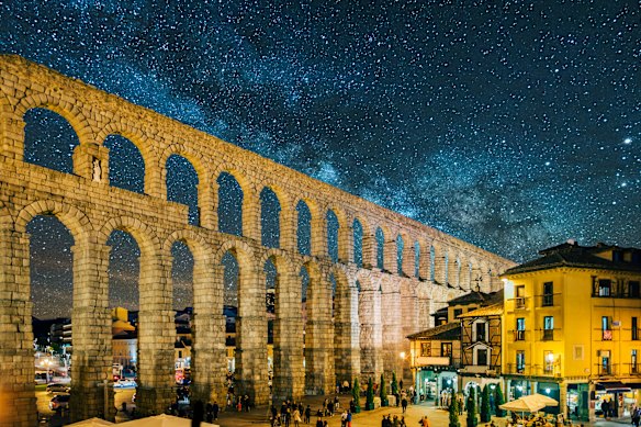 The roman aqueduct in Segovia, Spain.
