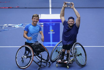 Alcott and Vink pose for a picture after the final.