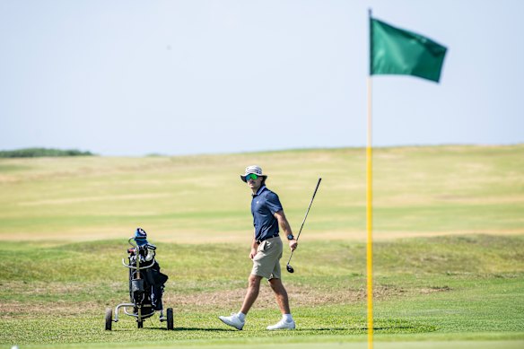 Ryan Papenhuyzen is now delighted with being a keen golfer. 
