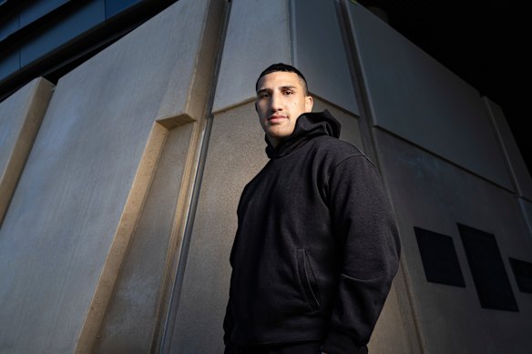 Heavyweight boxer Justis Huni will headline a fight card on the Gold Coast next month.