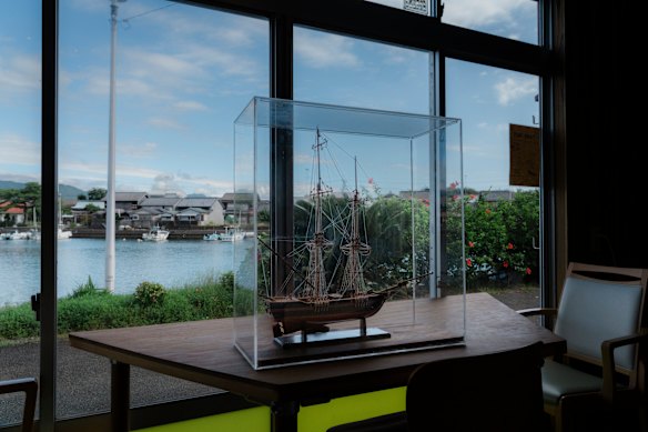 A small replica of the Cyprus brig at the Pirates Tea House cafe on Tebajima.