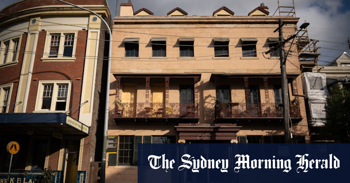 Dawes Point home owner learns traditional building techniques from Broken Hill Pirie Chambers restoration project
