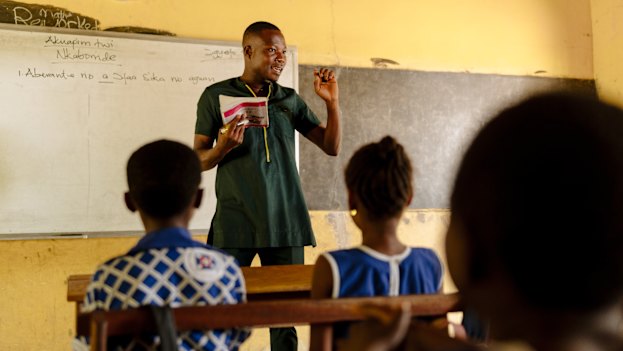  Jerry teaches his students how to recognise traffickers operating in their communities.