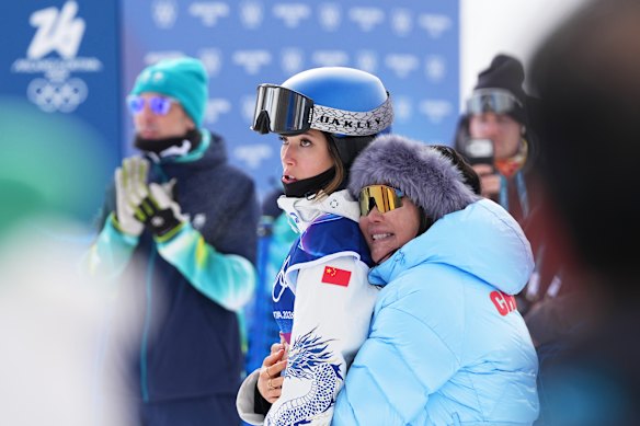 Eileen Gu with her mum Yan Gu.