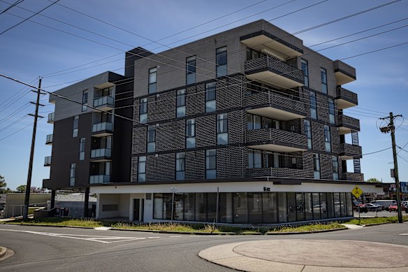 The apartment block at 71 Hill Road, Lurnea, remains unoccupied after defects were identified.
