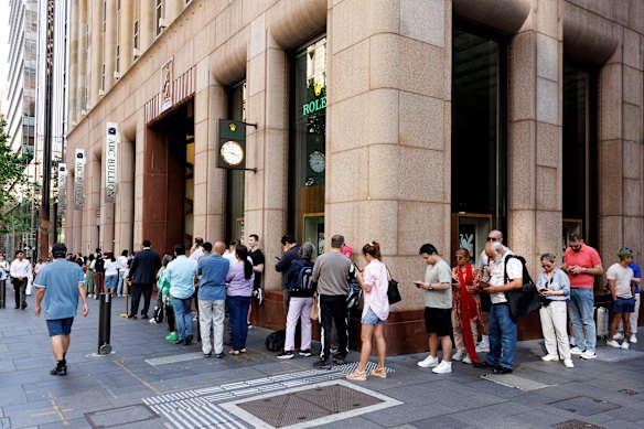 Gold investors queue outside ABC Bullion’s Sydney store in October.