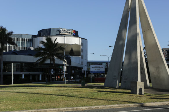 A view across the NSW-Queensland border to the Twin Towns Services Club.