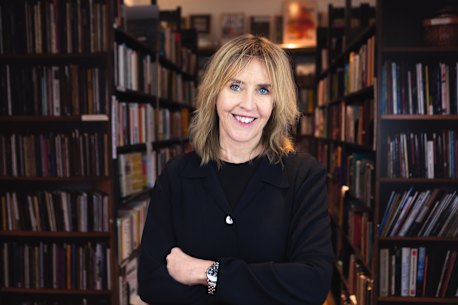 Author Caro Llewellyn.