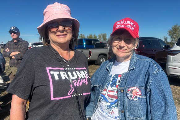 Tonya Saum, left, said she preferred Russia’s Vladimir Putin to Ukraine’s Volodymyr Zelensky.