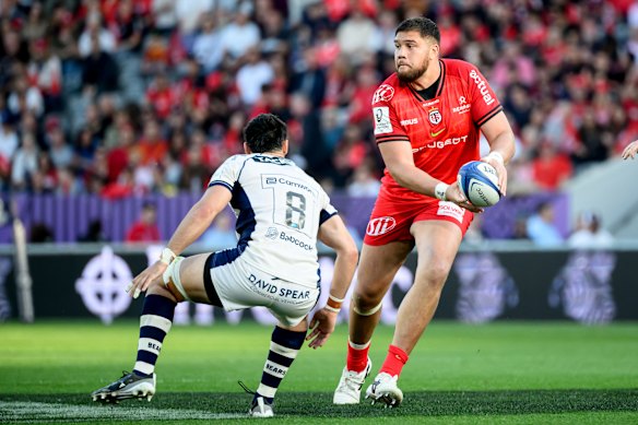 Manny Meafou playing for Toulouse in the European Cup against Bristol.