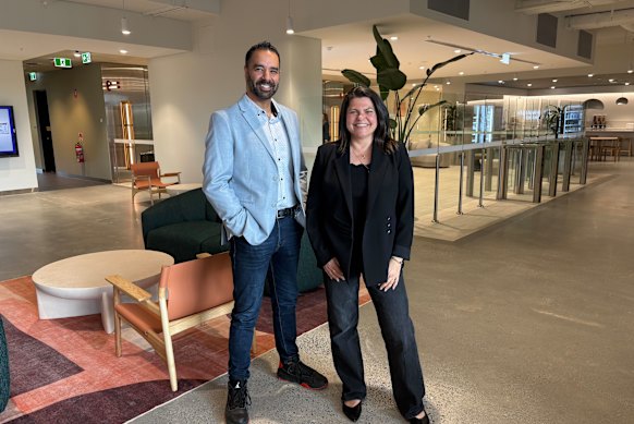 WiseTech Global CEO Zubin Appoo and KIK CEO Louise Nobes.