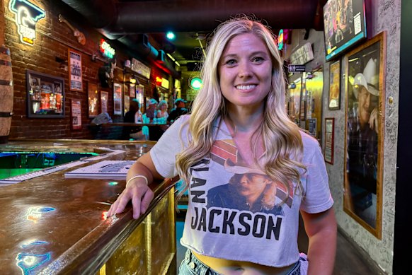 “I think she is pretty much the only one left that universally everybody just loves”: Nashville singer and bartender Amanda Taylor.