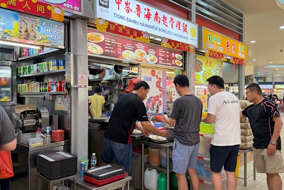 シンガポールは他の国々と同じくらい食べ物に夢中です。