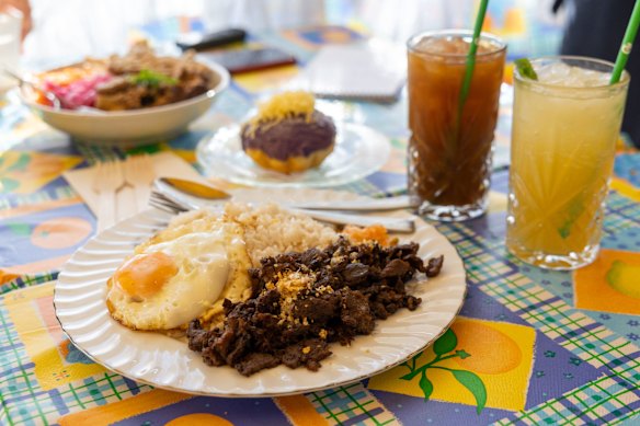 Tapsilog at Tita.