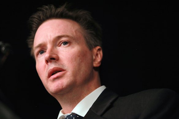 Powerlink CEO Paul Simshauser has resigned. He will stay in the million-dollar-a-year job until November. 