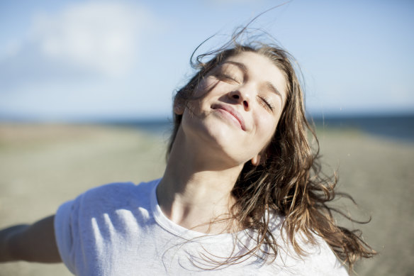 According to Robbins, when we let people behave how they’re going to, it frees us from the task of trying to manage, change or control them.