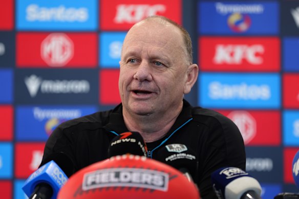 Former Port Adelaide coach Ken Hinkley raises questions over clubs having one psychologist for an entire list.