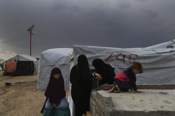 Women and children in the foreign annex of a camp in Syria