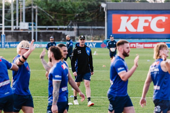  Cameron Ciraldo oversees Canterbury training.