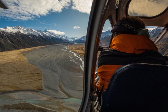 In the aerial  and heading up   to the Tasman Glacier.