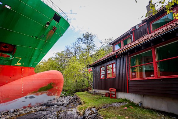 Helberg said there could have been a different outcome if the ship had hit five metres to the right.