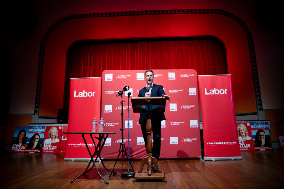 Labor leader Chris Minns at a campaign event in Nowra last month. 