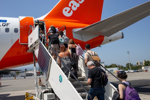 EasyJet is paying its ground handlers a bonus for every cabin bag they force passengers to check in.