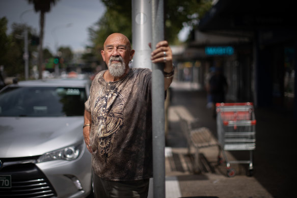 Larry Abaloz says he is frustrated at the lack of police response after he complained about an altercation with a cab driver.