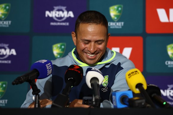 Khawaja announces his retirement. 