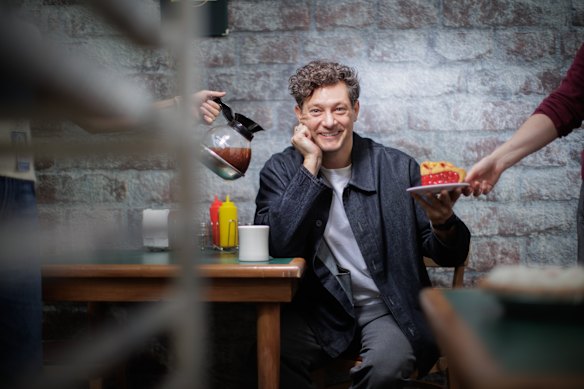 Rob Mills is starring in an upcoming show titled Waitress.