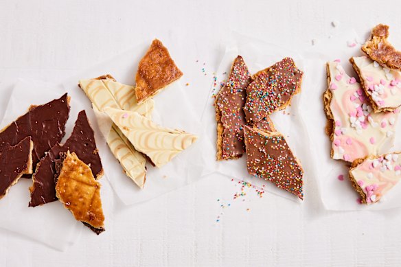 You can mix and match toppings on the Salada crack.