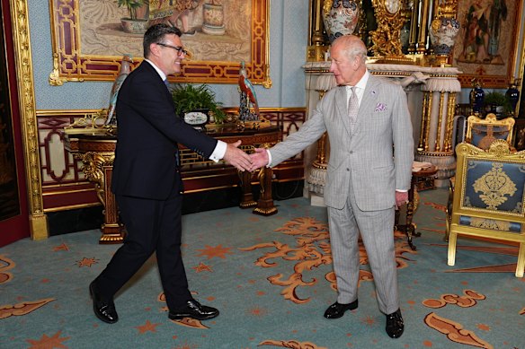 King Charles welcomes Burnham to Buckingham Palace, where he was invited to form government.