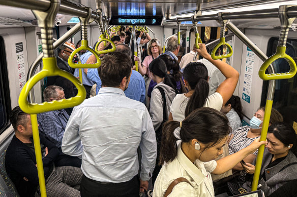 A city-bound peak hour service on the M1 metro line between Crows Nest and the CBD on Monday morning.