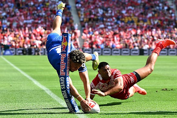 Izack Tago scores for Samoa.