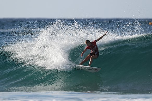 Gilmore in action at Snapper Rocks.