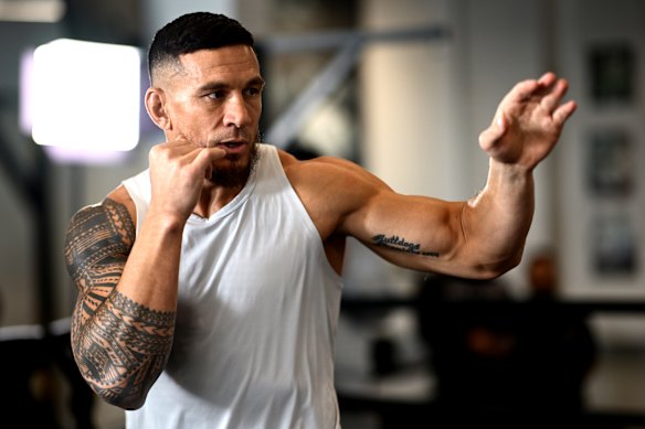 Sonny Bill Williams will take on Paul Gallen on Wednesday night, with Alex Leapai Junior on the undercard.