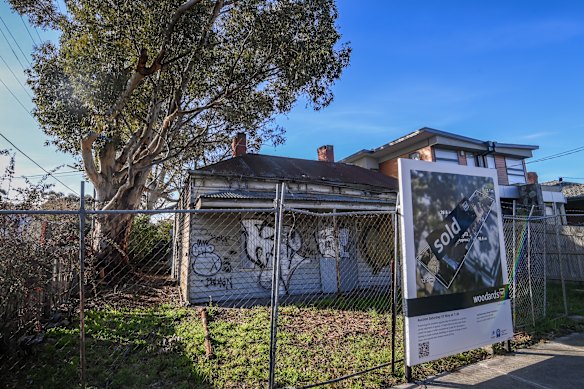 The house at 148 Ballantyne Street in Thornbury, which sold at auction for $1 million.