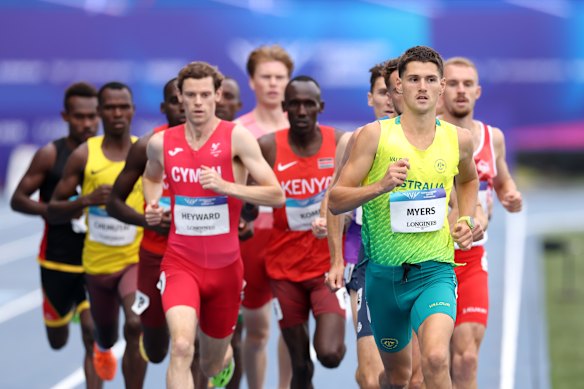 Australian Cameron Myers leads the pack in his men’s mile heat in Glasgow, which he won.