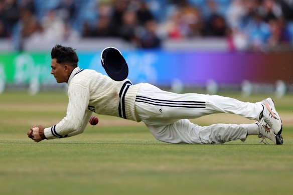 Yashasvi Jaiswal of India drops a catch on day five.