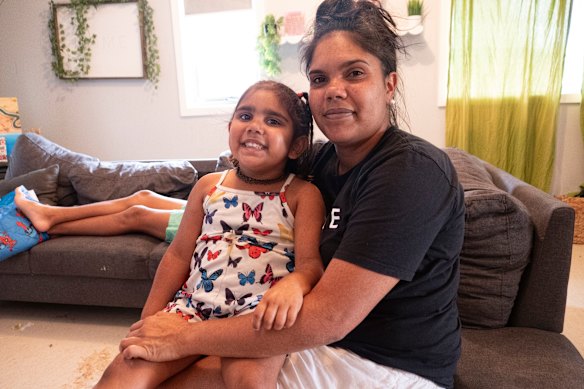 Annika Frail and her daughter Rhaniya regularly fly to Dubbo for basic medical care. 