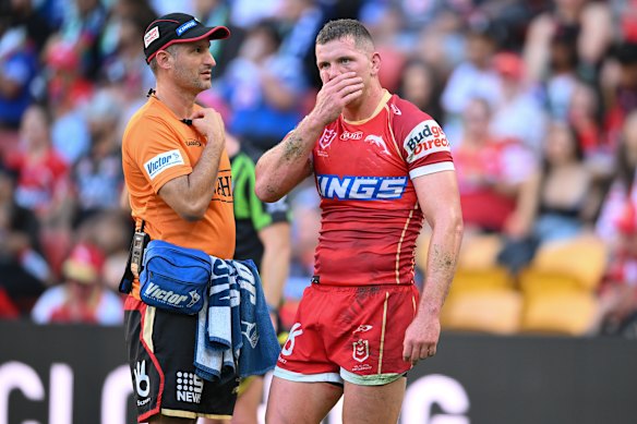 Dolphins skipper Tom Gilbert cuts a dejected figure as he leaves the field against the New Zealand Warriors.