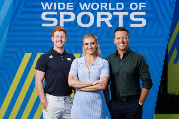 Col Pearse (Paralympian), Ariarne Titmus (Olympian) and James Bracey (broadcaster) pose for a photo at the Australian Open at Melbourne Park. Swimming Australia and Nine have signed a new 10-year broadcast partnership.