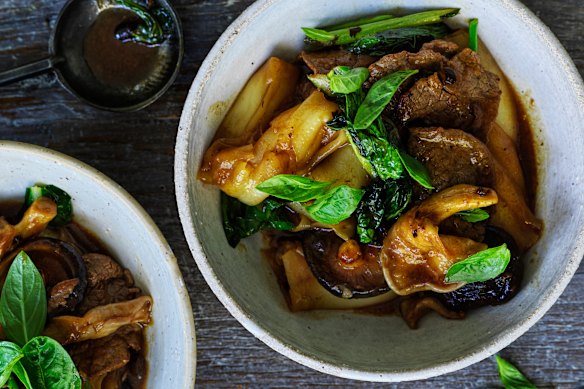 Beef with black beans and oyster sauce.