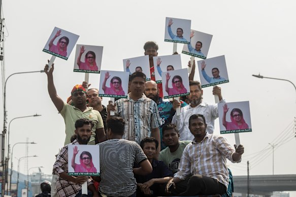 Supporters of Khaleda Zia and the Bangladesh Nationalist Party in Dhaka in June 2025.