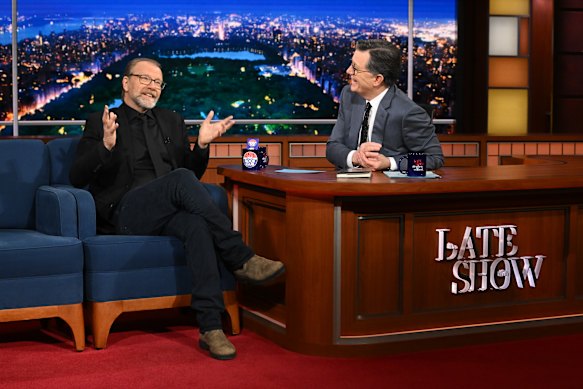 George Saunders discusses his new novel Vigil on The Late Show with Stephen Colbert.