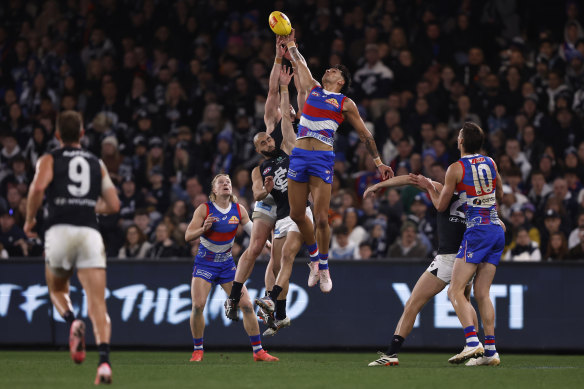 The Bulldogs’ Jamarra Ugle-Hagan gets high for the ball.