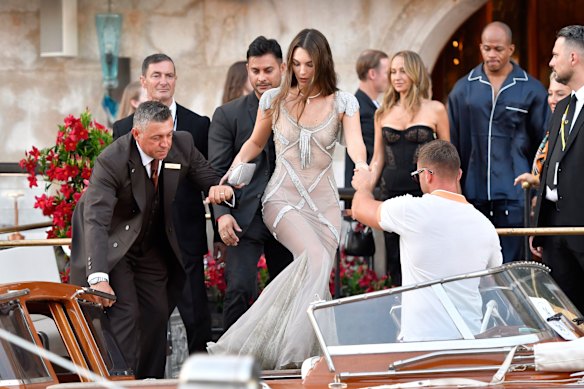 Leonardo di Caprio’s girlfriend Vittoria Ceretti gets her pyjama party look happening.