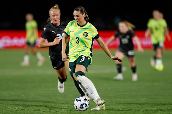 Wini Heatley on the ball at Gosford’s Polytec Stadium on Friday night.