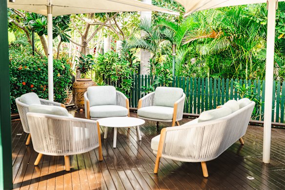 Palm fronds enhance the tropical elegance.