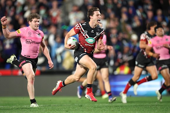 Luke Metcalf scores for the Warriors against Penrith.
